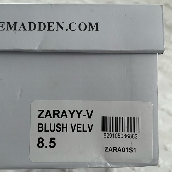 Steve Madden ZaraYY-V blush velvet slip on’s size 8.5 in box. - Picture 5 of 6